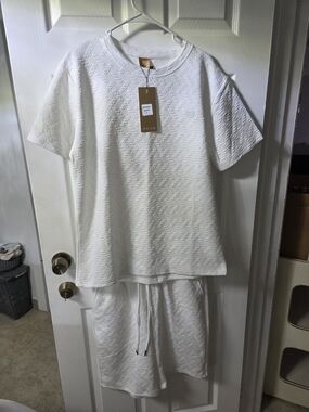 Textured White Two-Piece Lounge Set